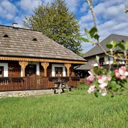 Pension La Roata Gura Humorului Exteriör bild